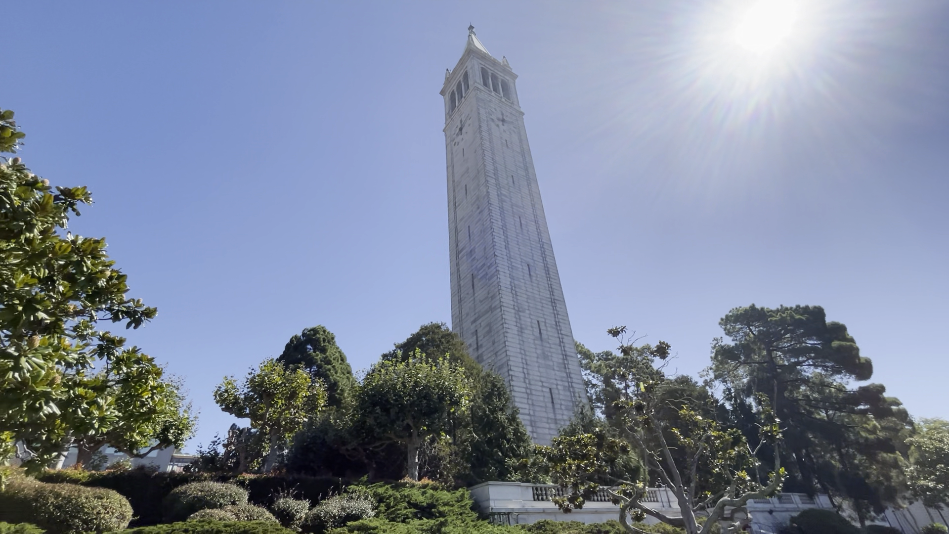 Nearby, non‑aligned reference